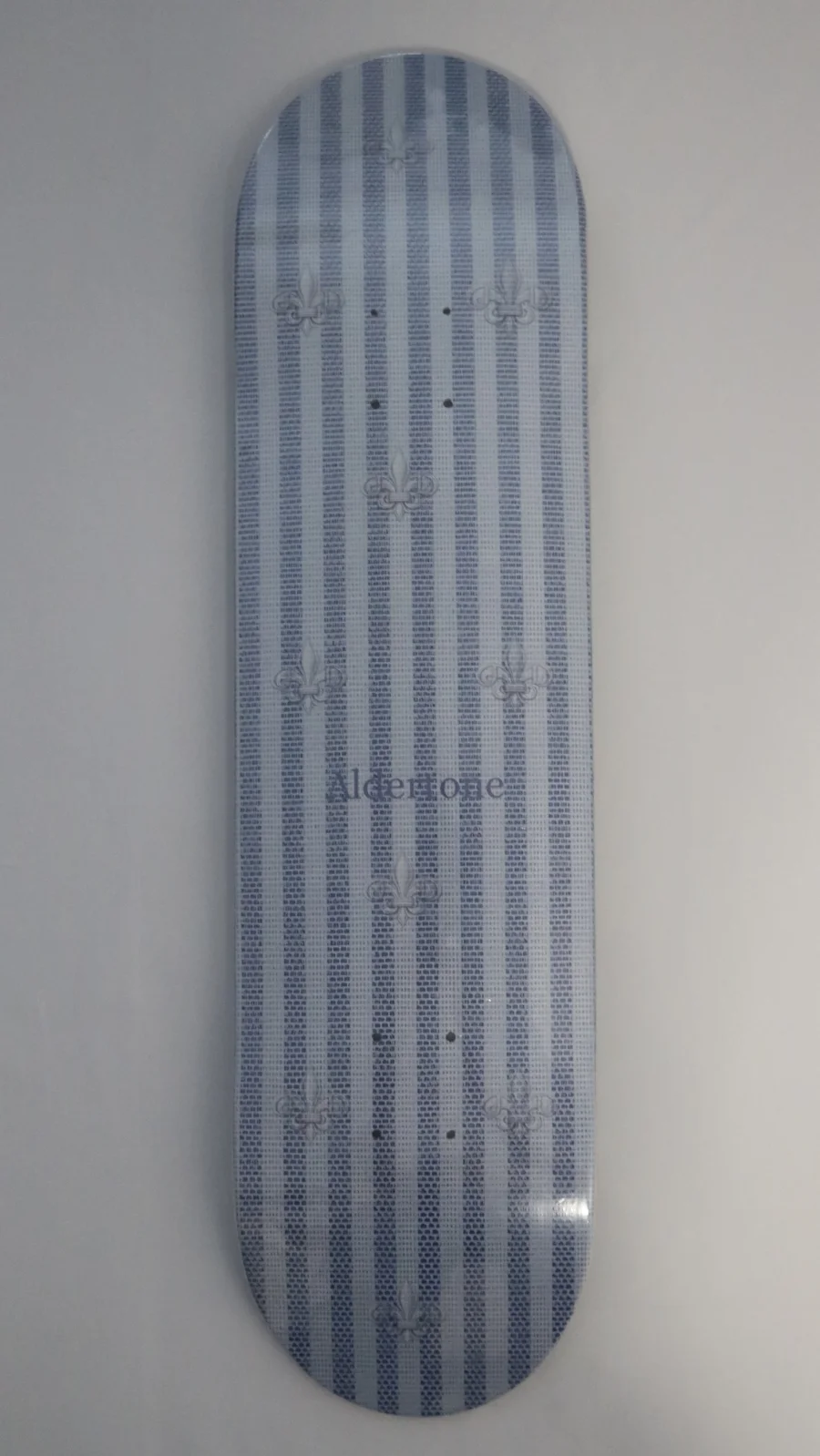 Aldertone Oxford fit skateboard deck.